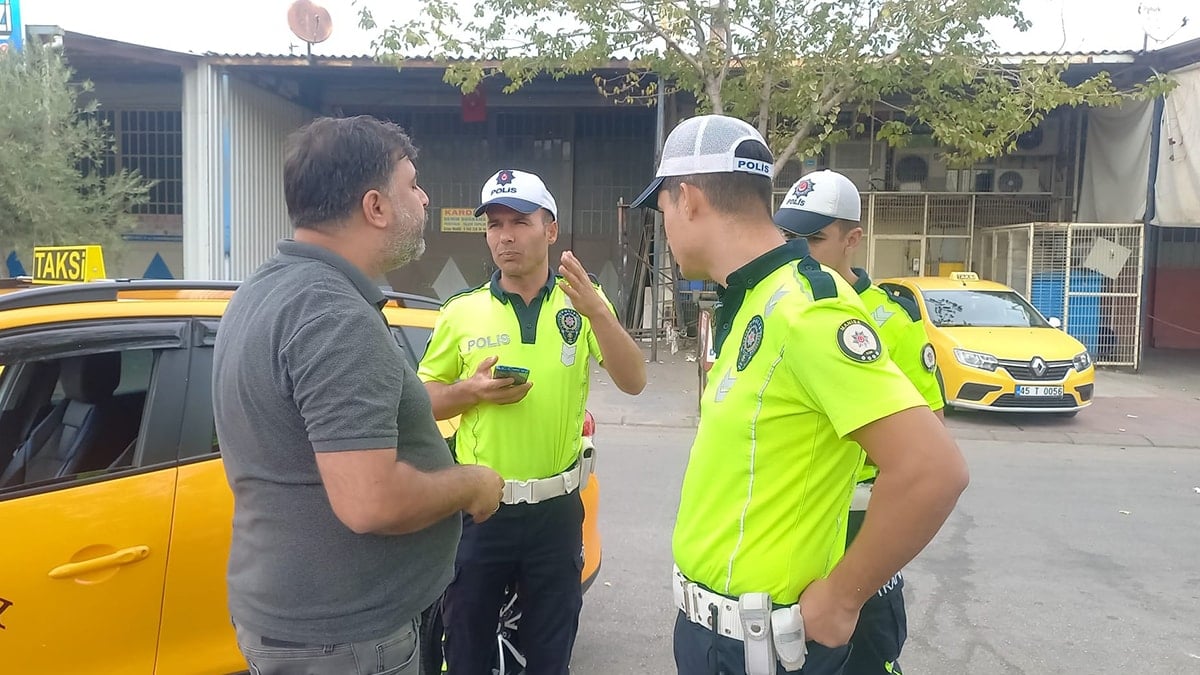 Korsan taksiciyi gerçek taksiciler yakalattı