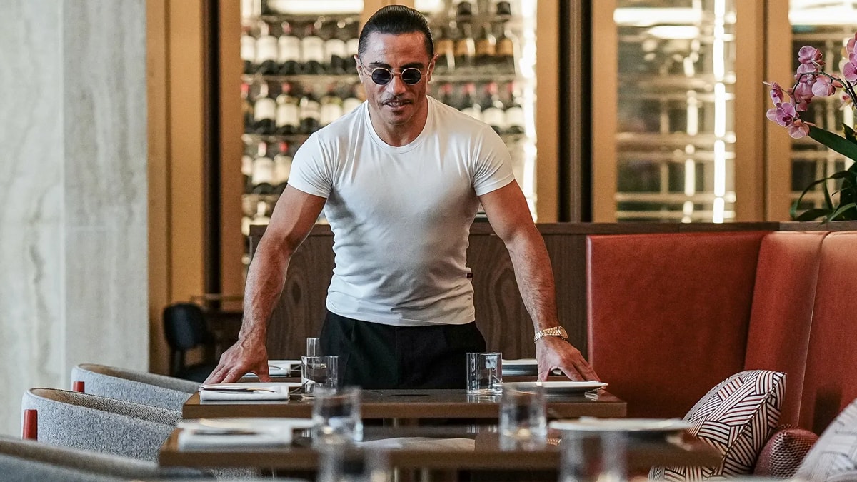 Londra'da Nusret rüzgarı: Salt Bae' için kuyruklar uzadı