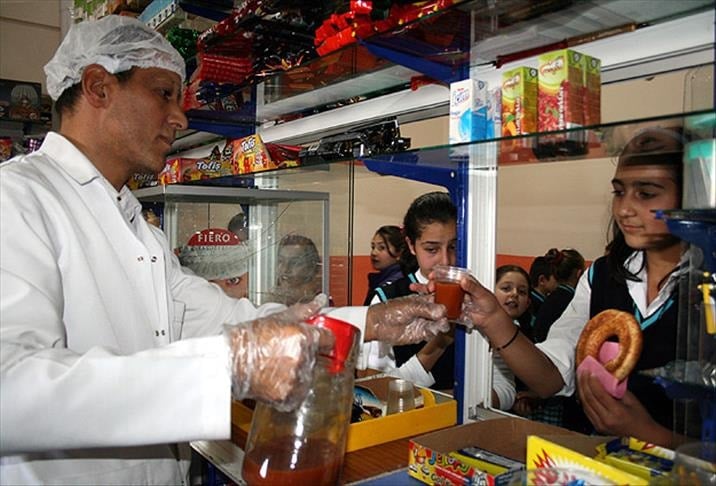 Kantin fiyatlarına yüzde 25 zam: Simit 25, ayran 20 lira!