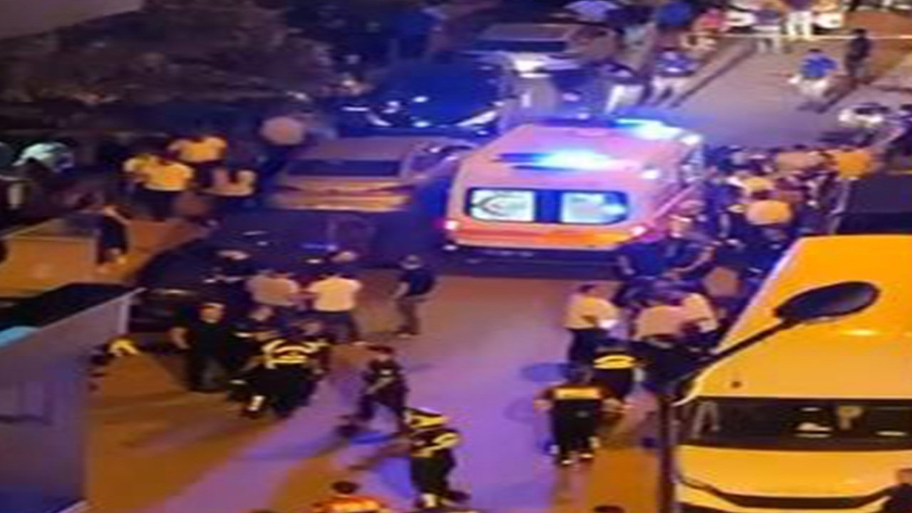 Sokakta yürüyen zabıtaya felaketi yaşattılar