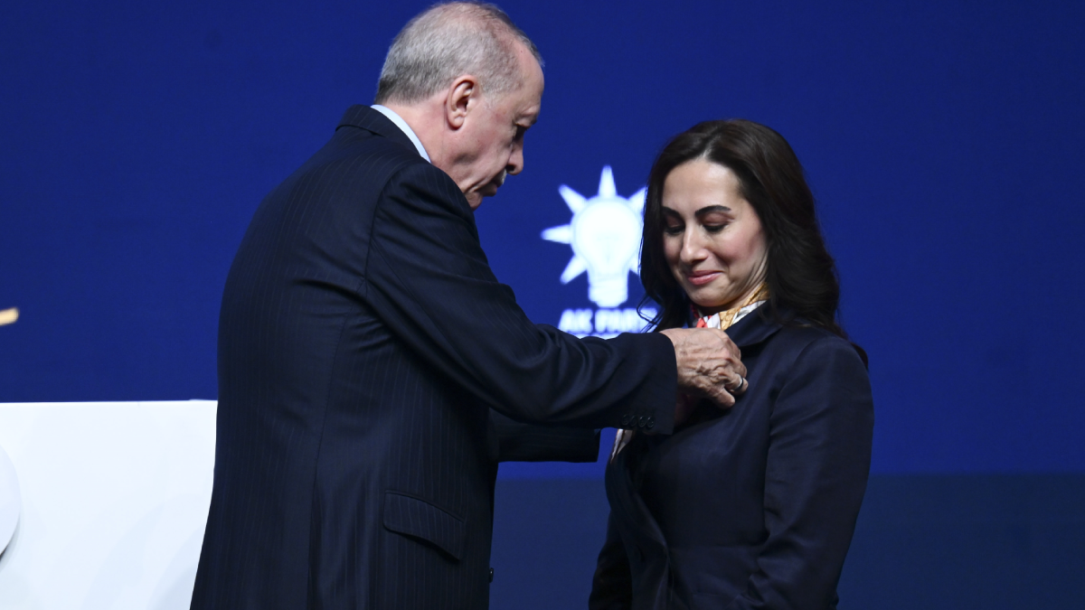 Çerçioğlu'nu ilk yazan gazeteciden yeni iddia: 8 CHP'li belediye daha AKP'ye geçiyor