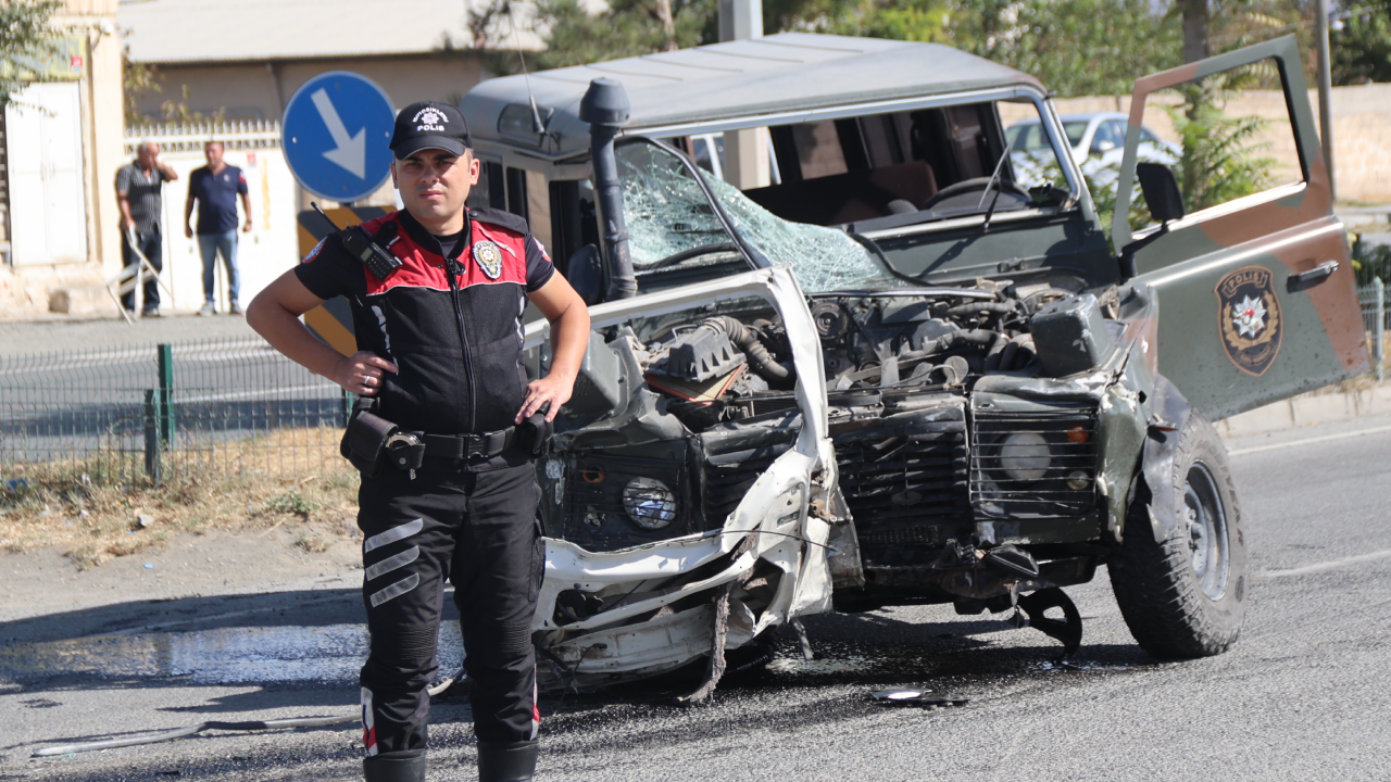 Iğdır'daki trafik kazasında 1'i polis 4 kişi yaralandı