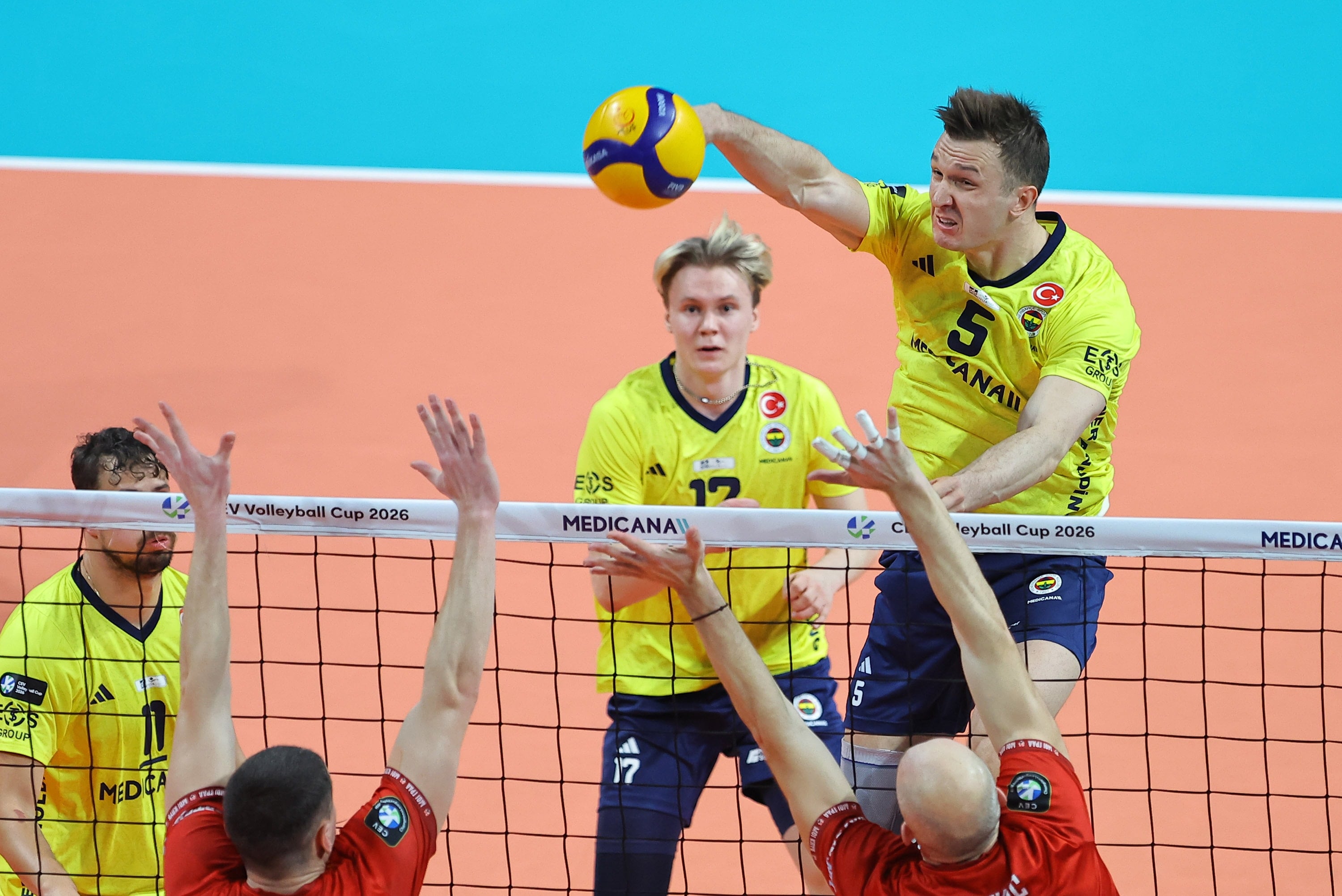 Fenerbahçe Medicana  8'li Finaller Turu’nda