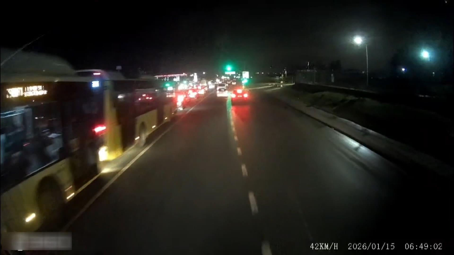 3 İETT otobüsü çarpıştı, yaralılar var 