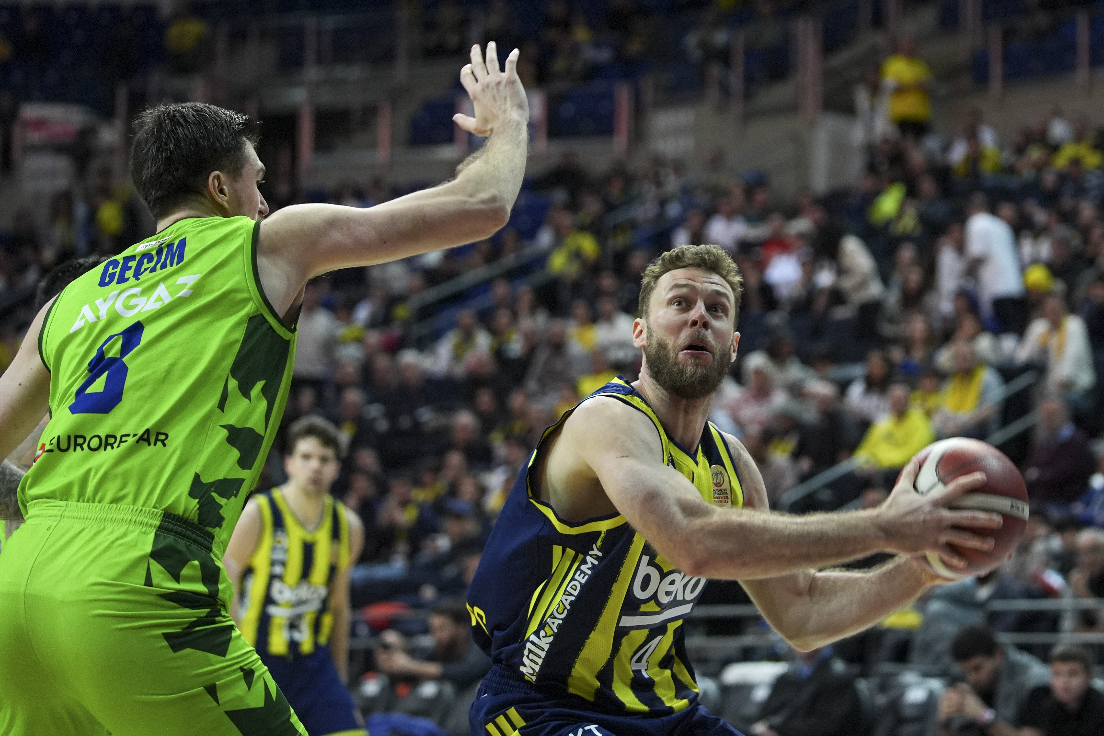 Tofaş'ı yenen Fenerbahçe Beko liderliğini sürdürdü