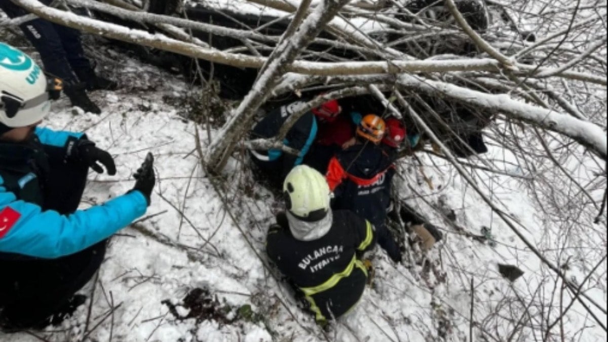 Giresun’da otomobil uçuruma yuvarlandı; 2'si ağır 6 yaralı