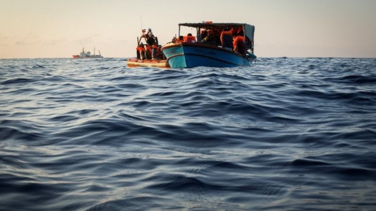 Akdeniz'de göçmen faciası: Batan teknede 50 kişi hayatını kaybetti