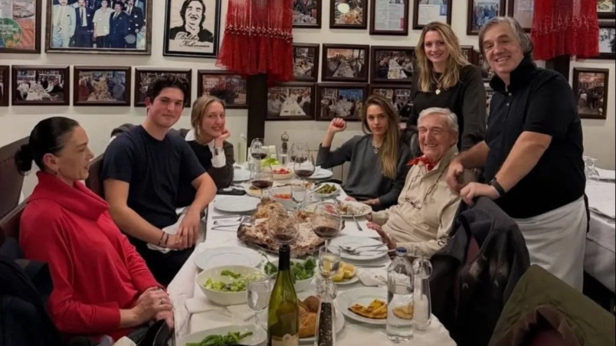 Rahmi Koç torunlarını yanına topladı, balık keyfi yaptı