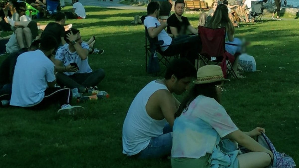 Gençlerle yapılan ankette sürpriz sonuç: 3. sıradaki parti şaşırttı