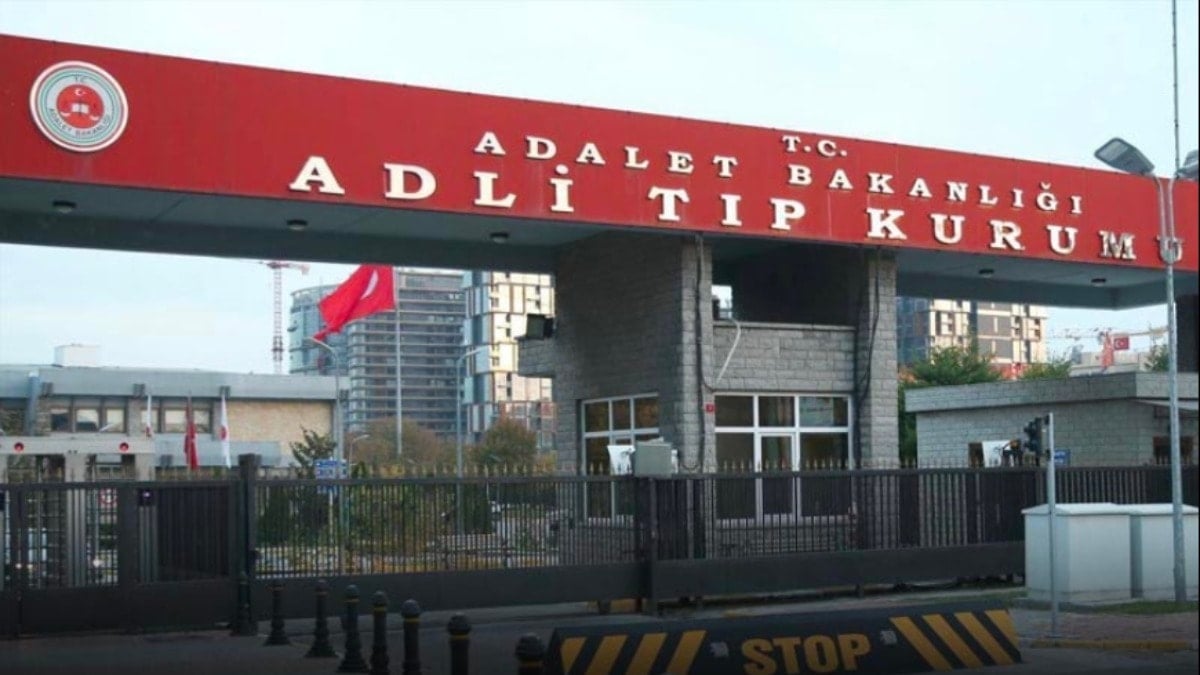 İzmir'de sahile vurmuş bir çocuk cesedi bulundu