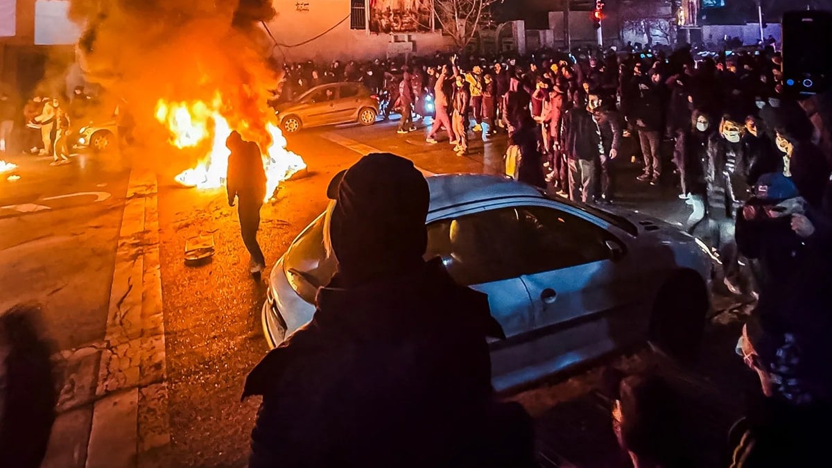 İran'da sokağa çıkmanın cezası idam: Allah'a savaş açma suçuyla yargılanacaklar