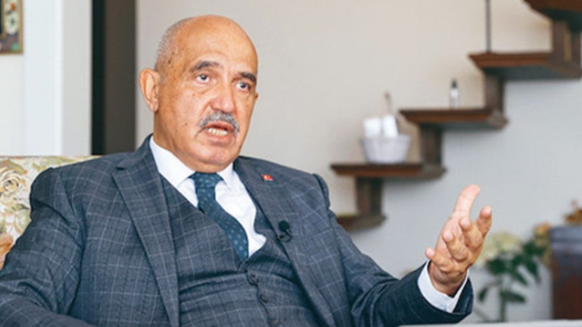 AKP'li vekilin iddiası: AKP'ye geçeceği konuşulan CHP'li başkan, Umre'den Erdoğan'a selam gönderdi