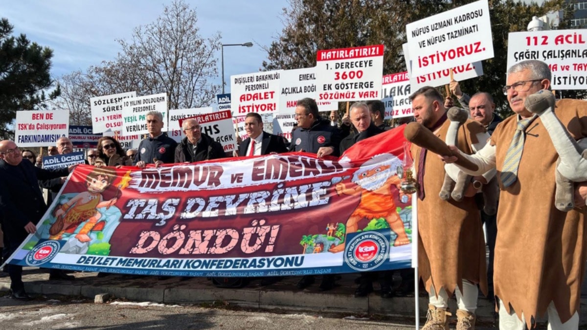 Memur ve emeklileri sokağa döktüler