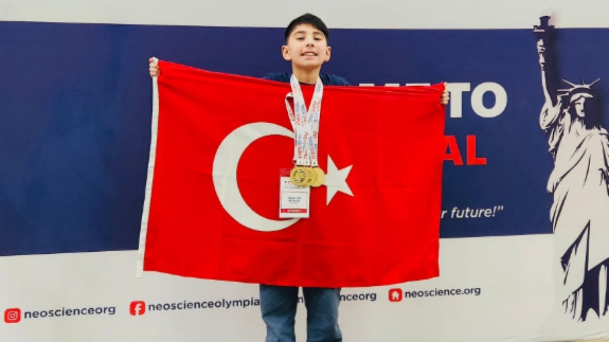 11 yaşındaki Sidar, Amerika'daki olimpiyatlarda matematikte dünya birincisi oldu