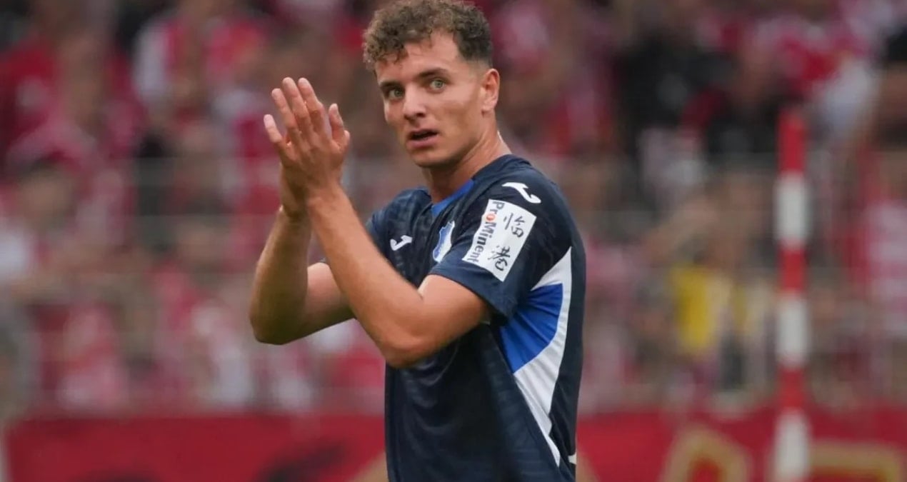 Fenerbahçe Kosovalı golcü Asllani'ye kancayı taktı