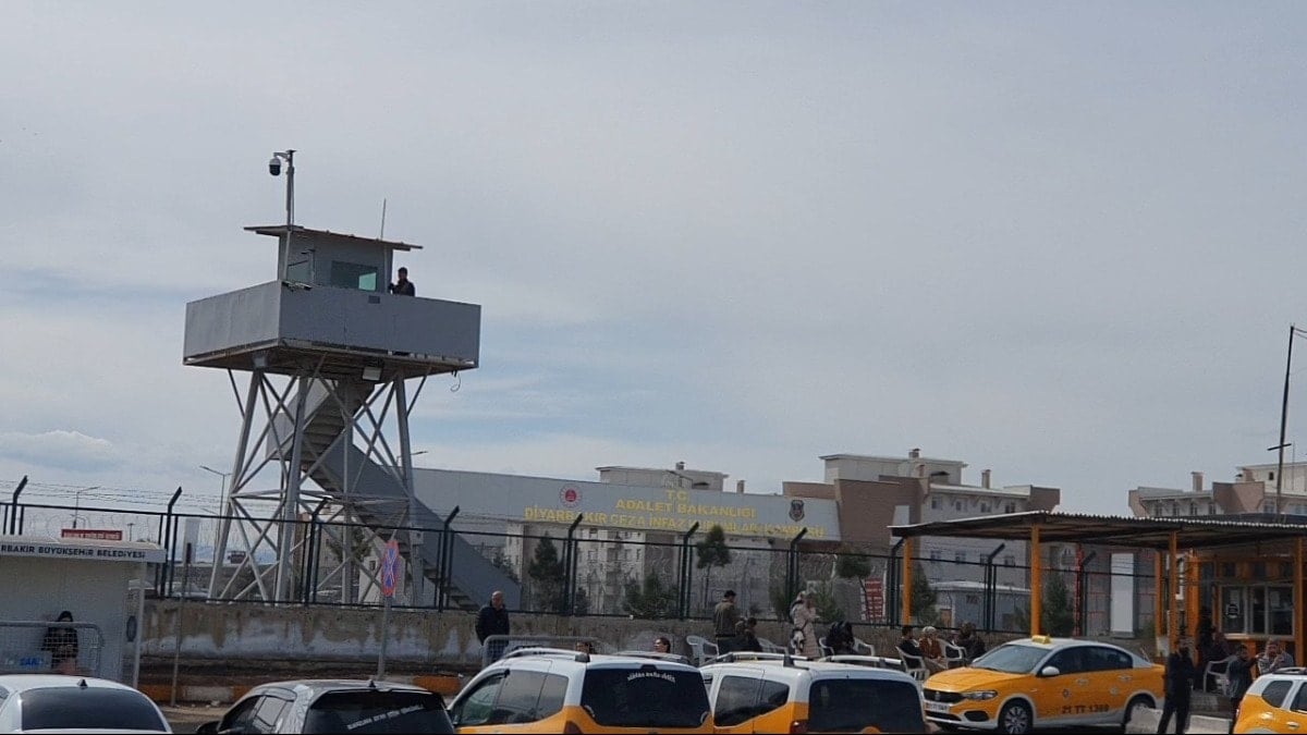 2 kız kardeşin cinayet şüphelisi cezaevinde intihar etti