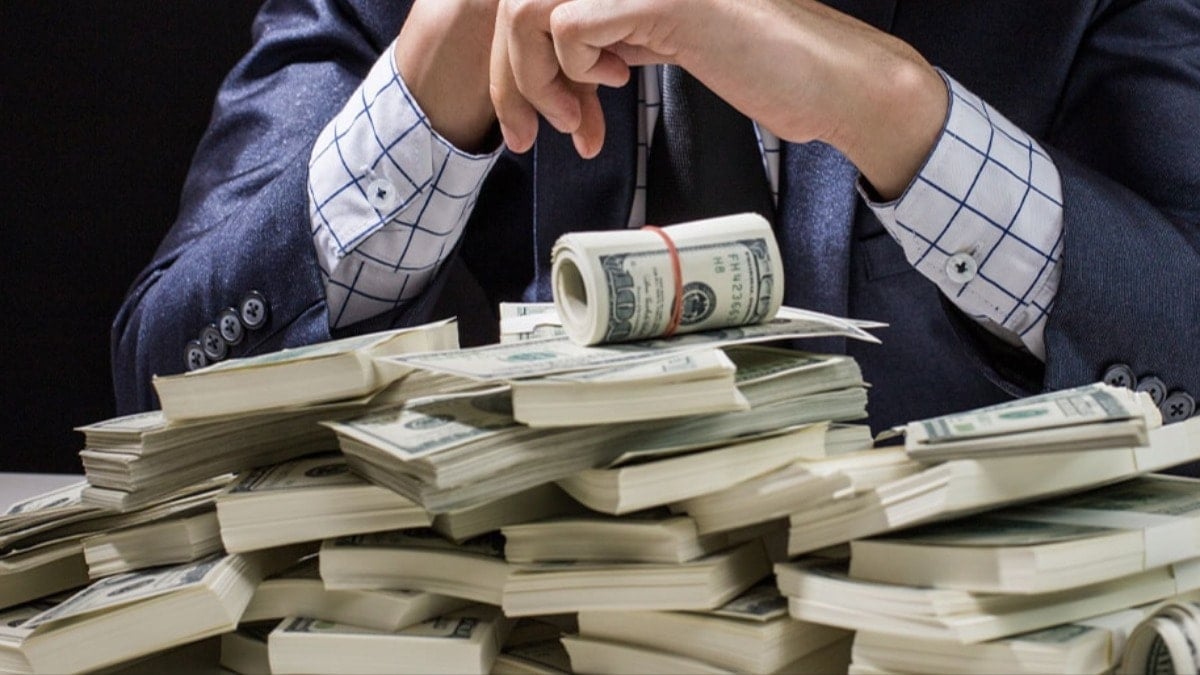 Dünyanın en zengin insanı 'dolandırıldım' diyerek 134 milyar doların peşine düştü