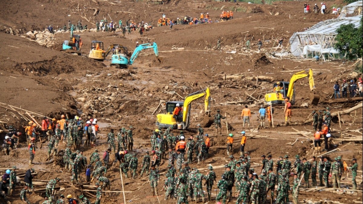 Endonezya'da heyelan faciası