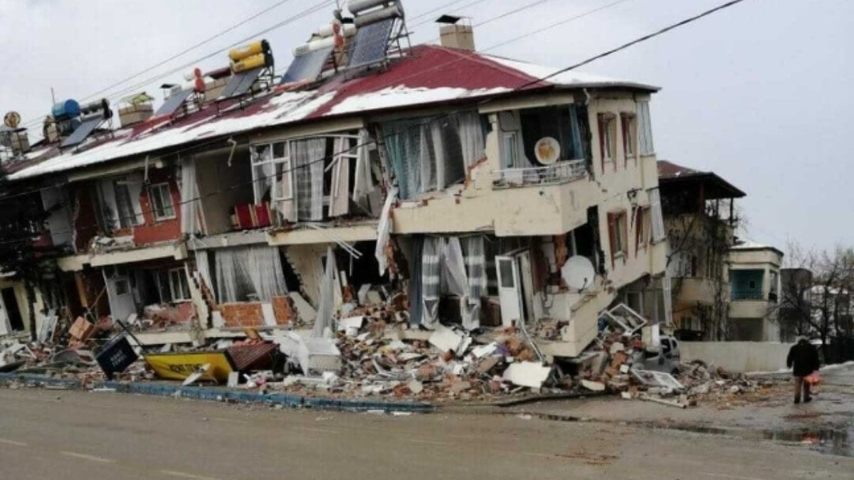 Saray Apartmanı dosyasında 7 kamu görevlisi için soruşturma izni verildi