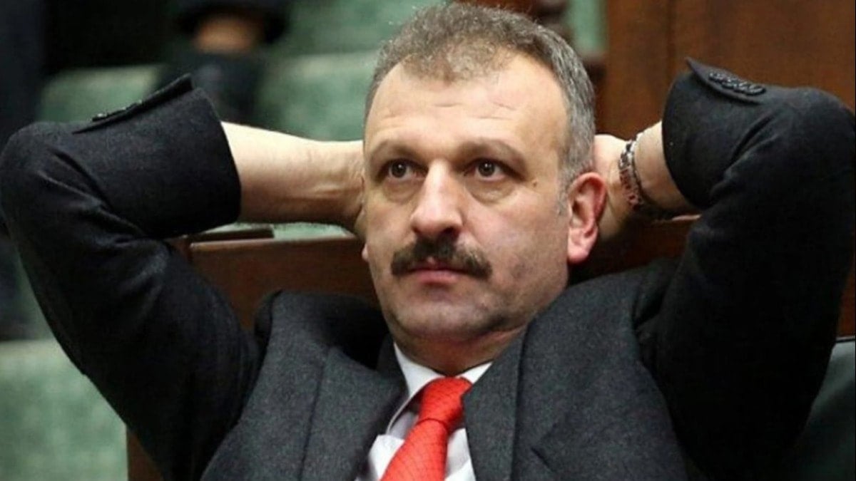 Saray’ın danışmanı Cumhurbaşkanlığı kararına isyan etti