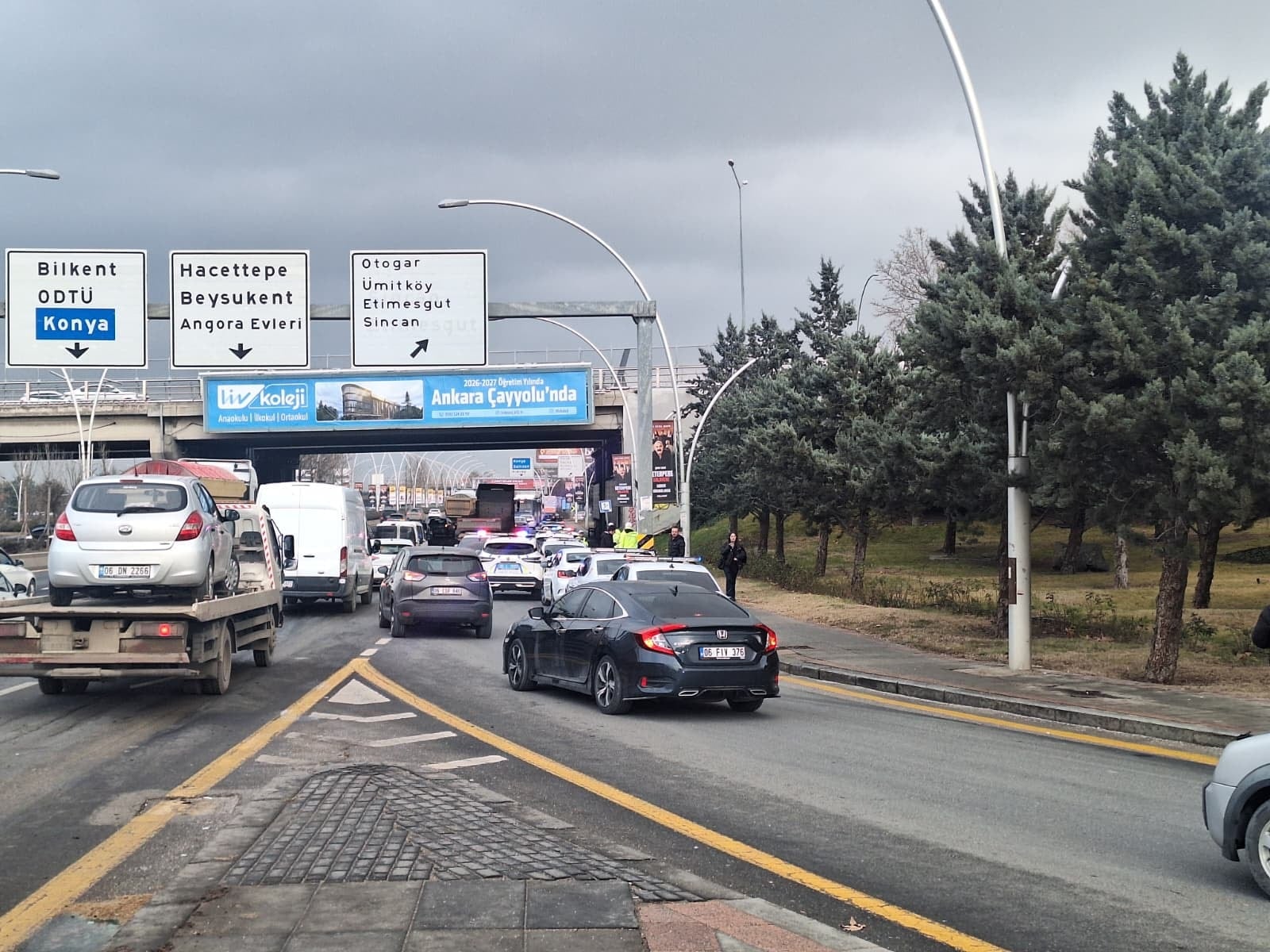 Ankara'da 4 araç birbirine girdi; 1'i ağır 4 kişi yaralandı