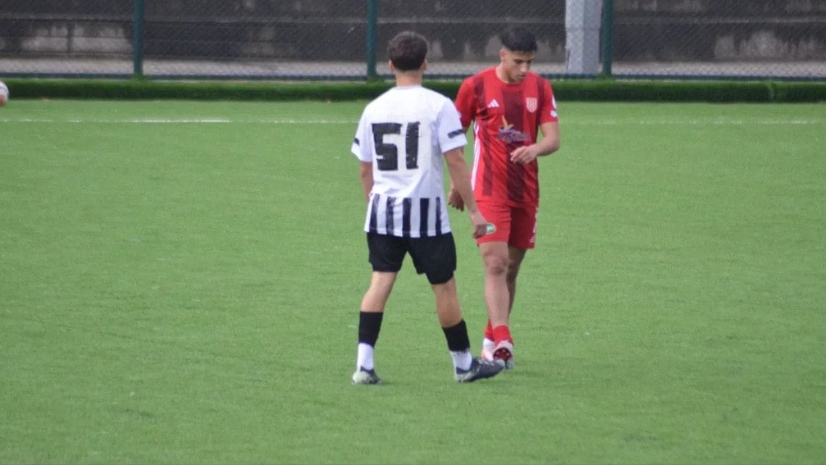 Artık forma numaralarını bile elektrik bandıyla yazıyorlar