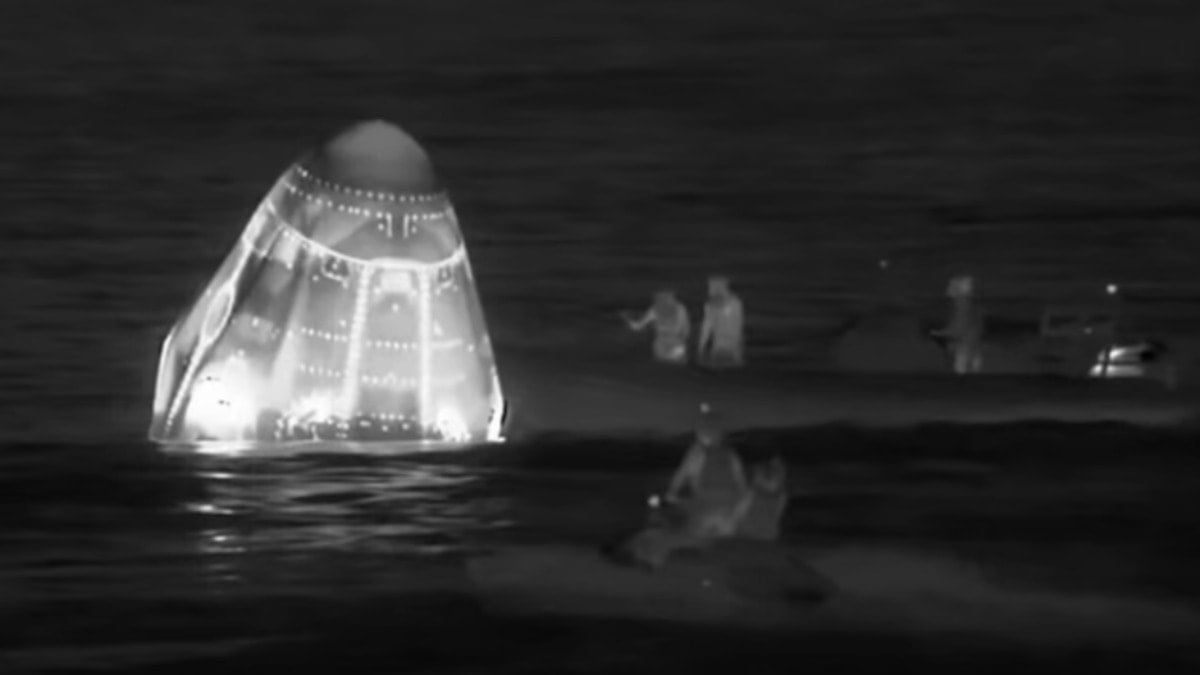 Acilen uzaydan indirilen astronot, Dünya'ya döndü