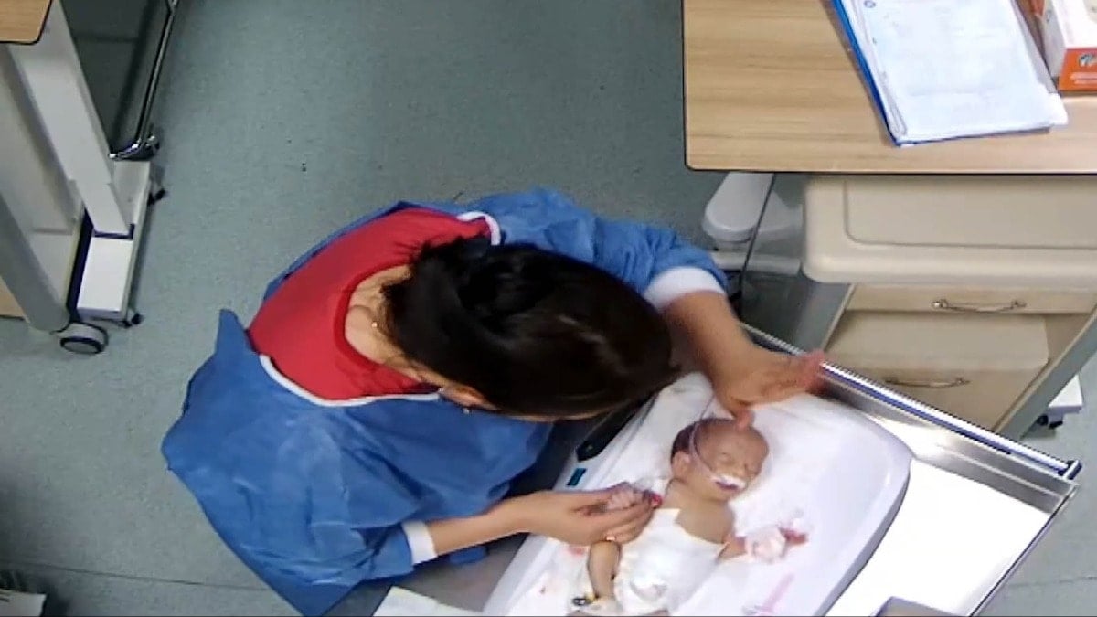 Dayakçı hemşireye basın özgürlüğü reddi