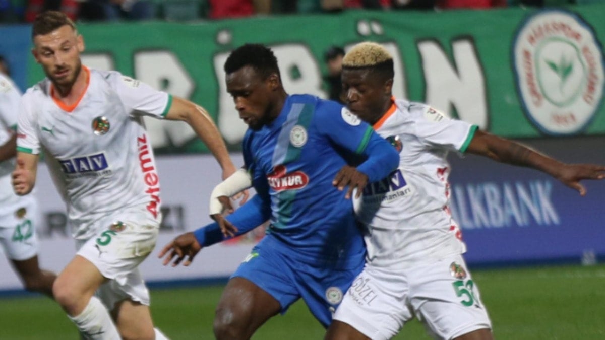 İki kırmızı kartın çıktığı maçta kazanan yok