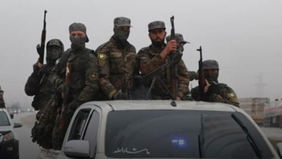 Suriye'de eller tetikte: Siviller bölgeden boşaltılıyor