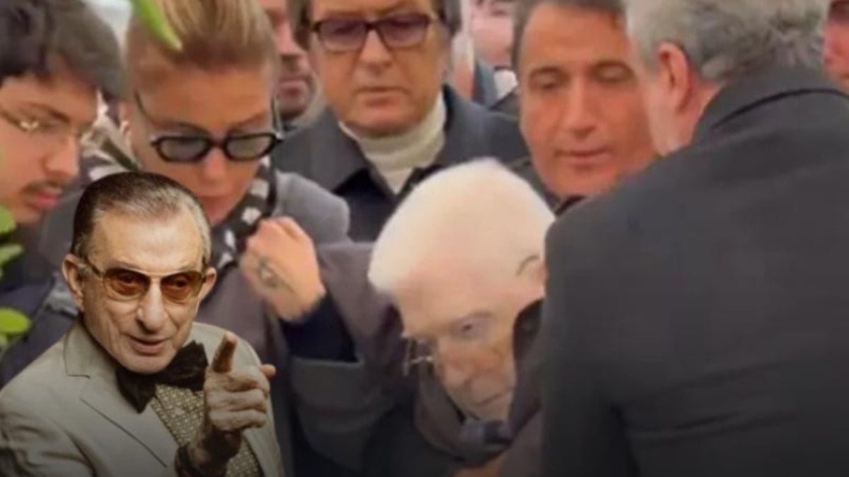 Haldun Dormen'in cenazesinde usta oyuncu İzzet Günay fenalaştı