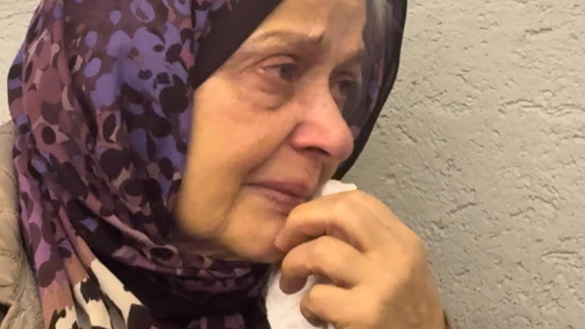 Artık sözüm yok, gözümün yaşı hiç geçmiyor