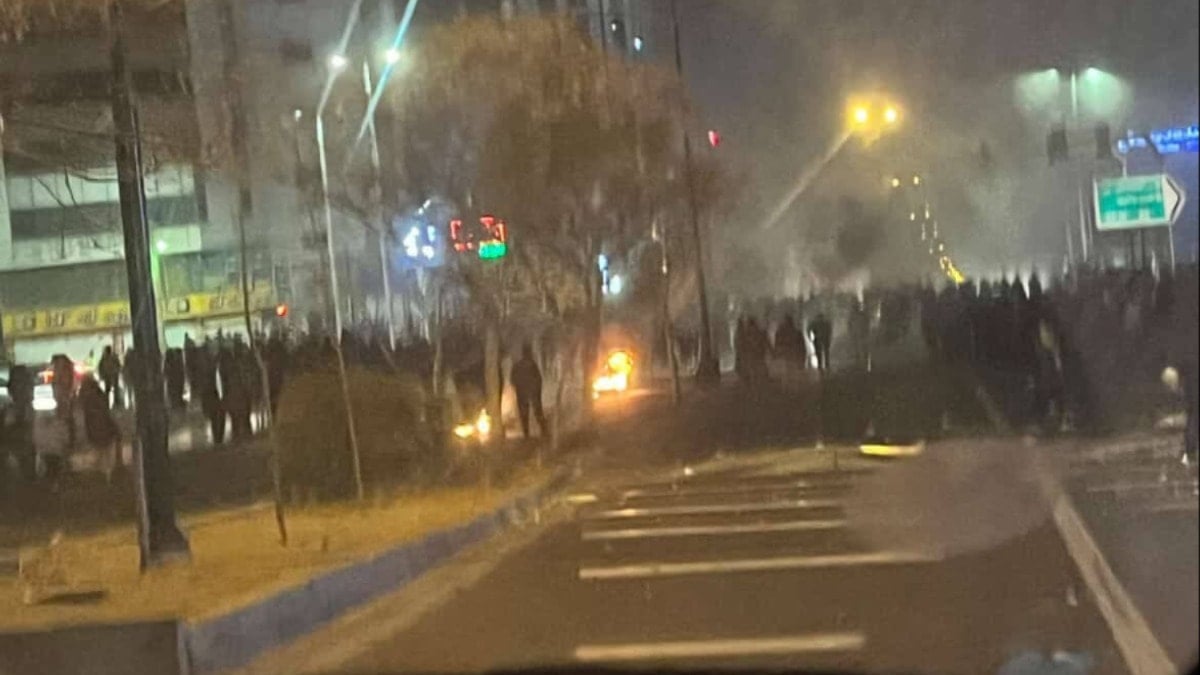 İnternet kesildi, kurşunlar yağdı: İran'daki protestolarda en az 200 kişi öldü