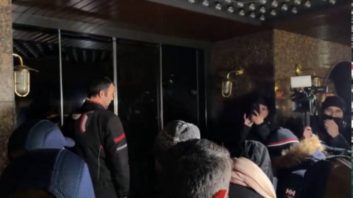 Bebek Otel'de bu sabah yıkım başlatıldı