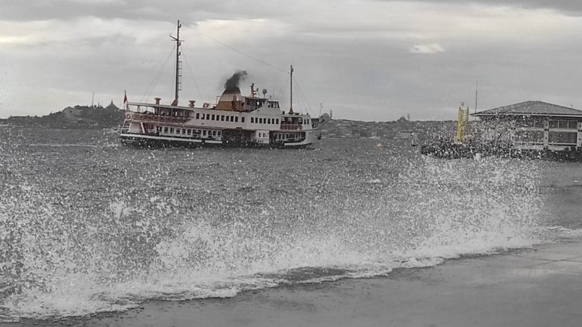 Beklenen oldu: İstanbul’da lodos etkisi başladı