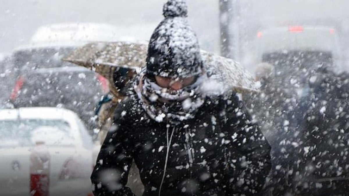 İstanbul'a kar geri geliyor! 10 derece birden düşecek...