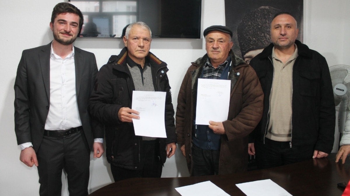 “MHP milliyetçi çizgiden uzaklaşıyor” dediler ve istifa ettiler