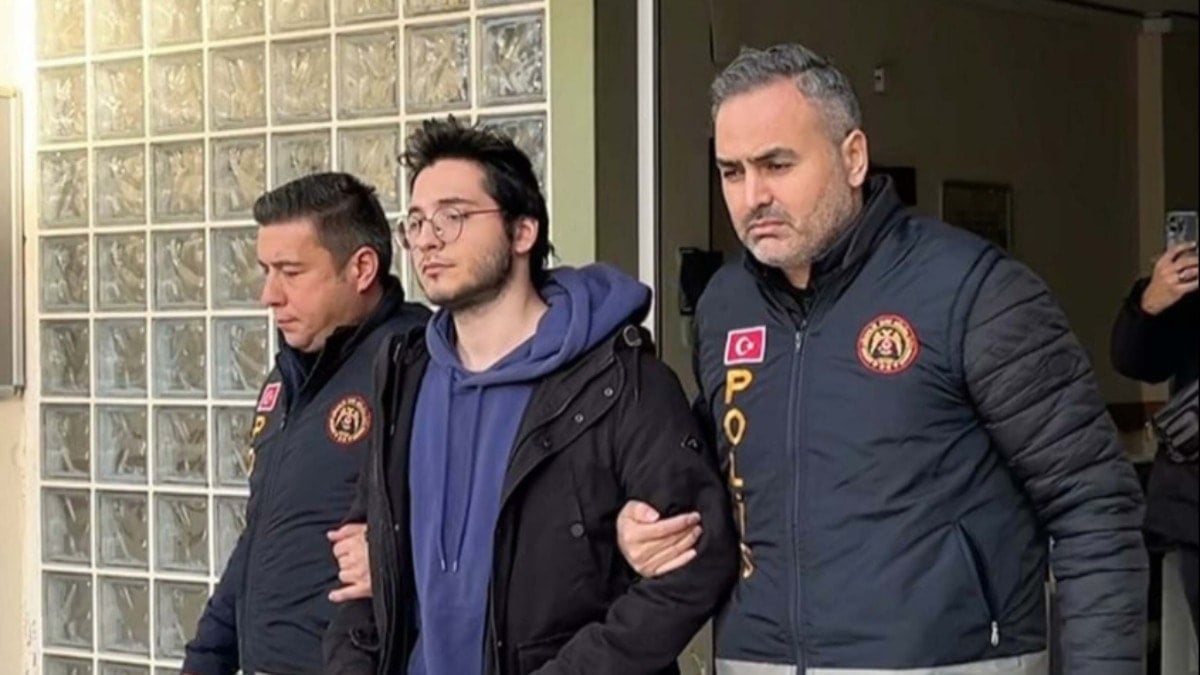 Tıp öğrencisi cumhurbaşkanına hakaretten tutuklandı