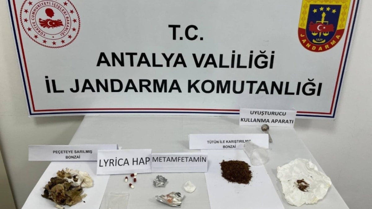 Antalya'da uyuşturucu operasyonu: 2 gözaltı