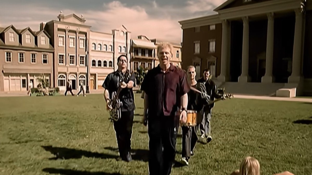 Punk efsanesi 20 yıl sonra İstanbul'da konser verecek