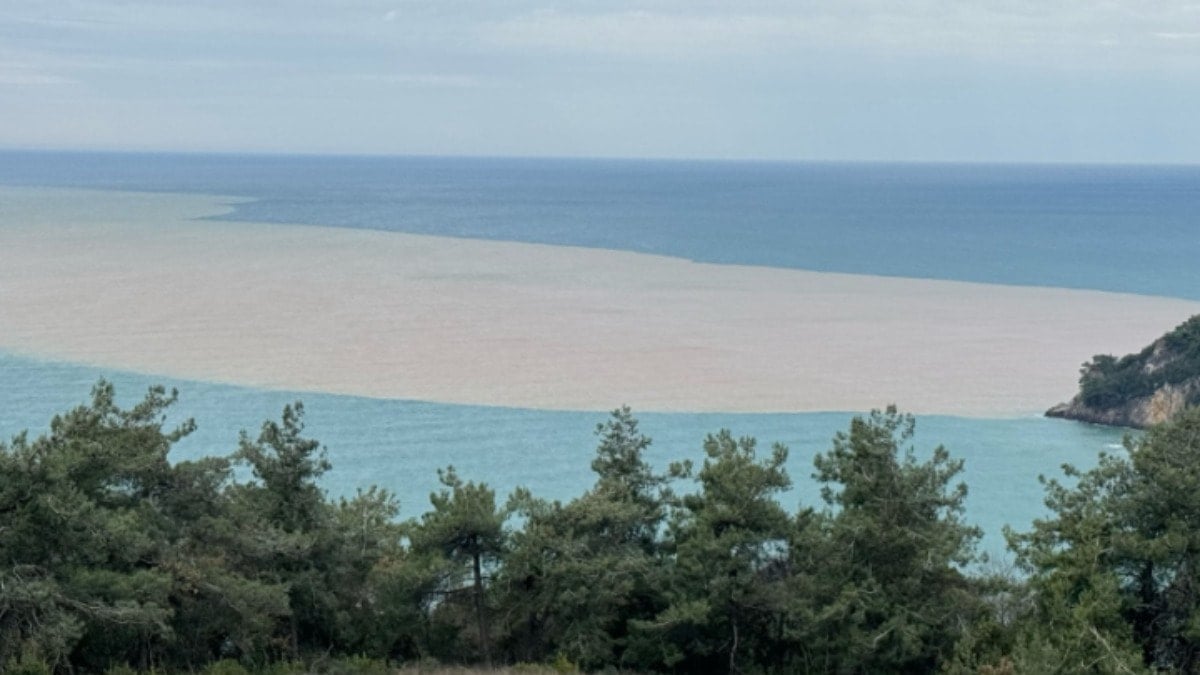 Bartın'da denizin rengi değişti
