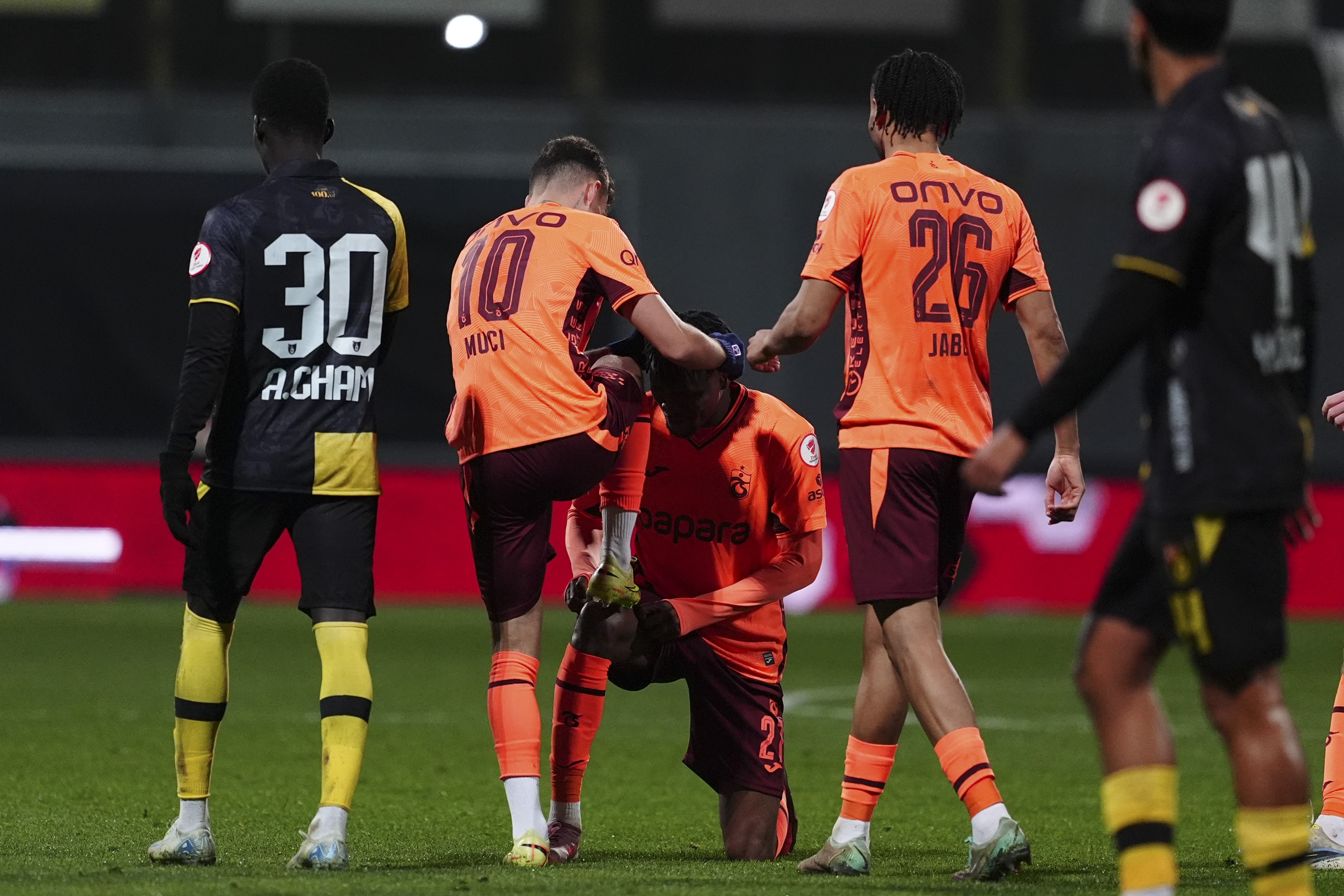 Trabzonspor ikinci yarı farka koştu! 7 gol, 1 kırmızı kart