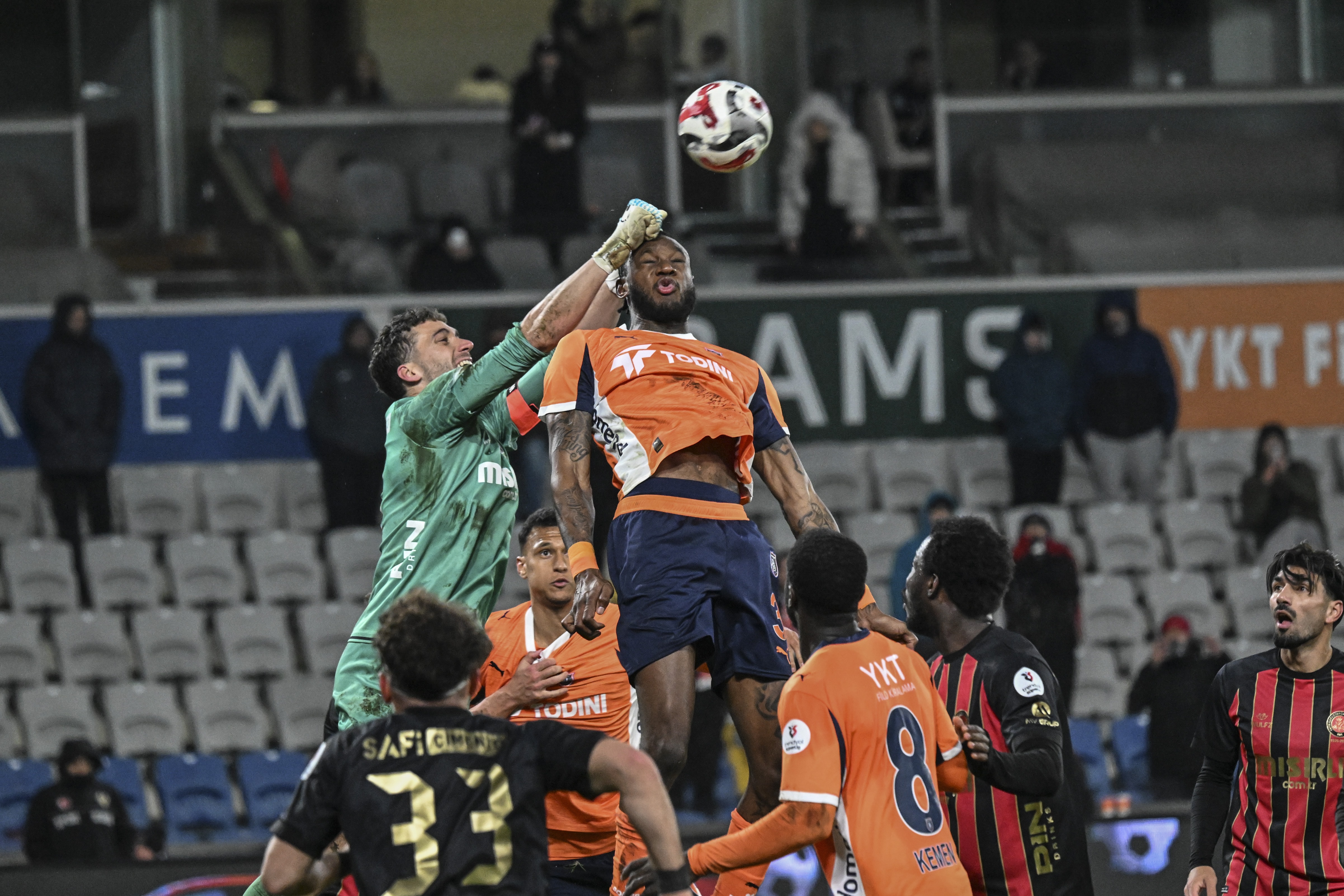 Başakşehir, Süper Lig'de ikinci yarıya galibiyetle başladı