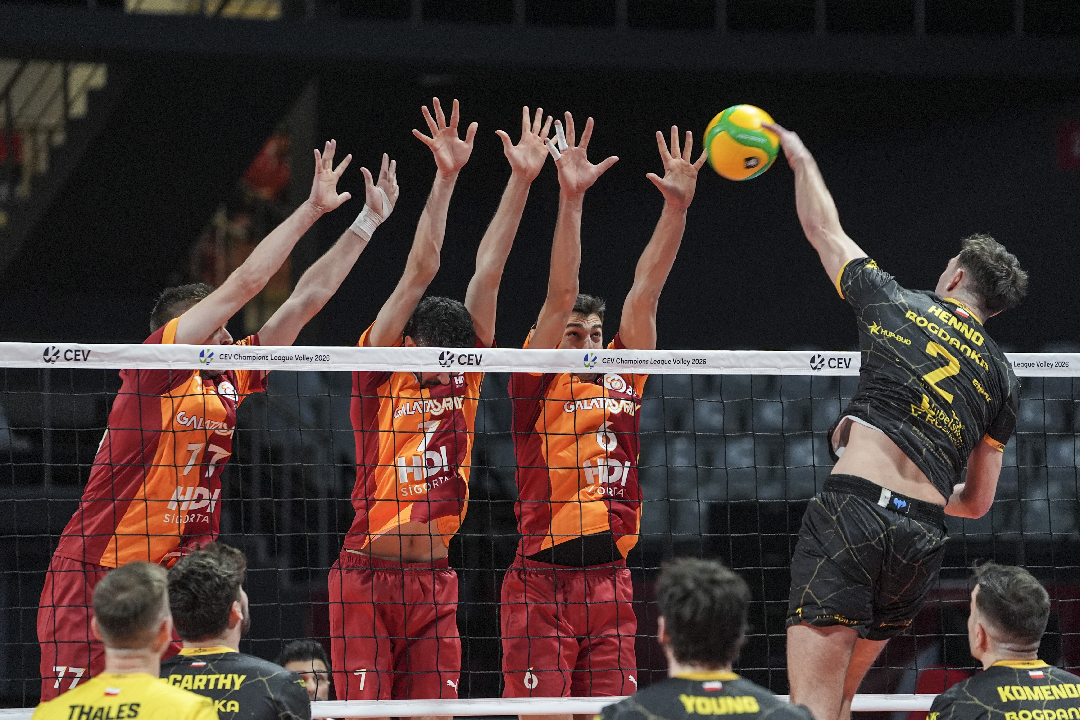 Galatasaray HDI Sigorta evinde Bogdanka'ya yenildi