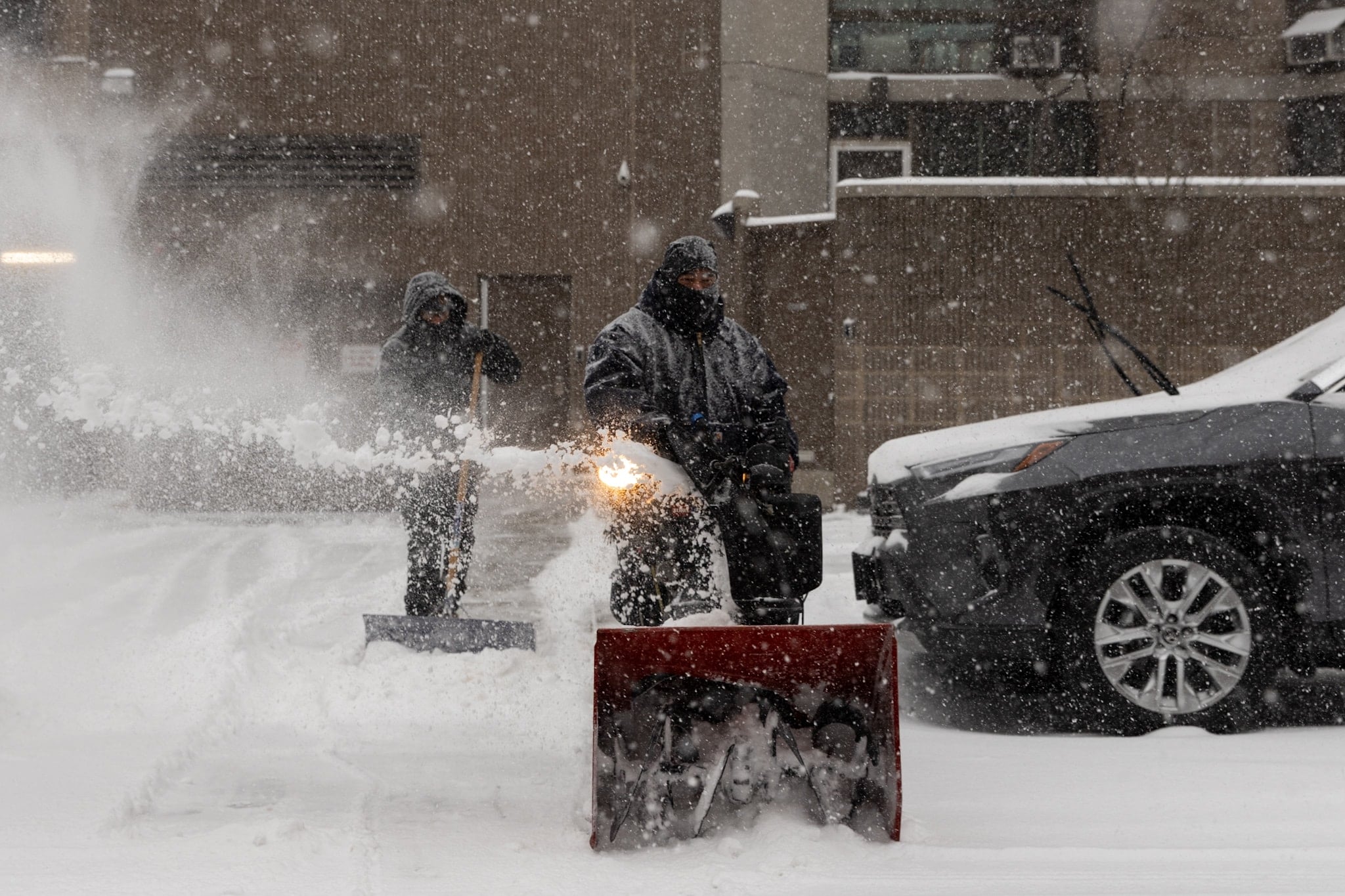 Trump Grönland'ı istedi, havasını aldı: Kutuptan gelen fırtınalar 800 bin haneyi vurdu