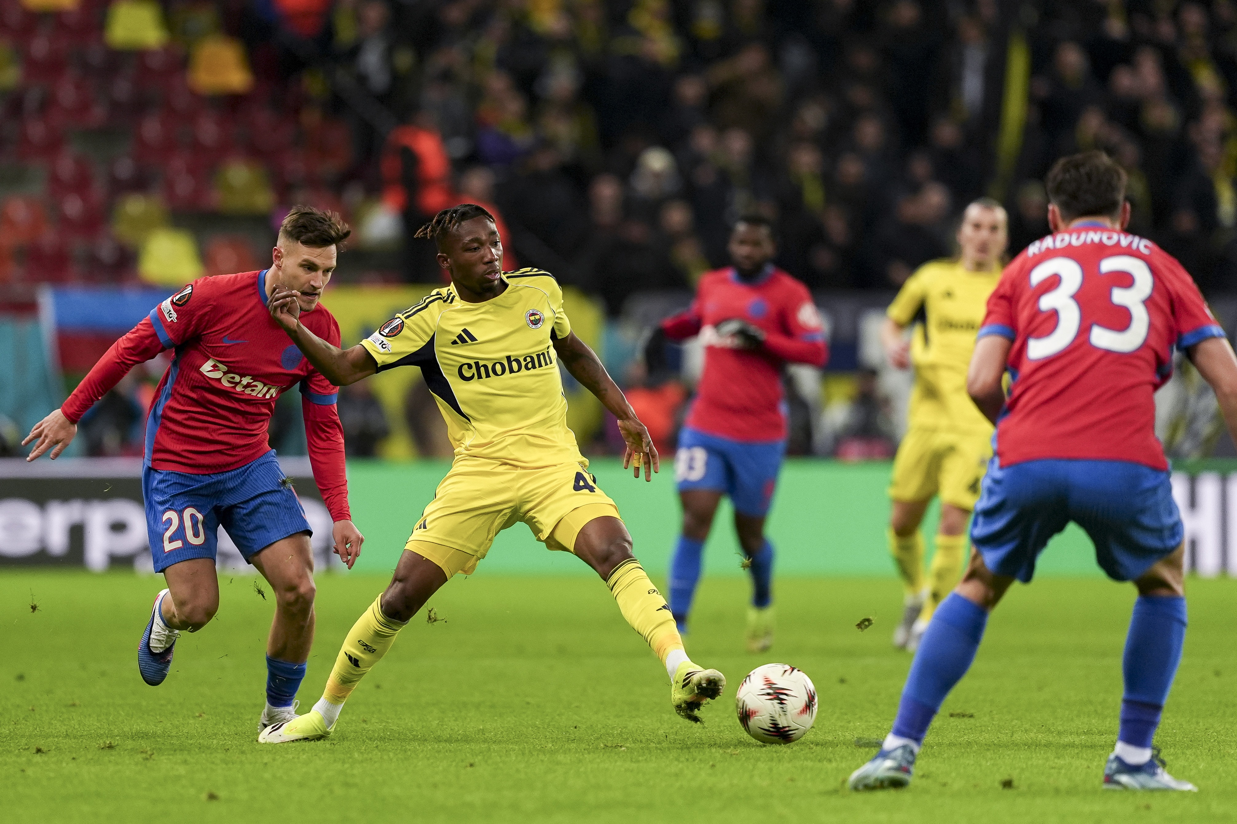 Fenerbahçe ilk 16 fırsatını tepti