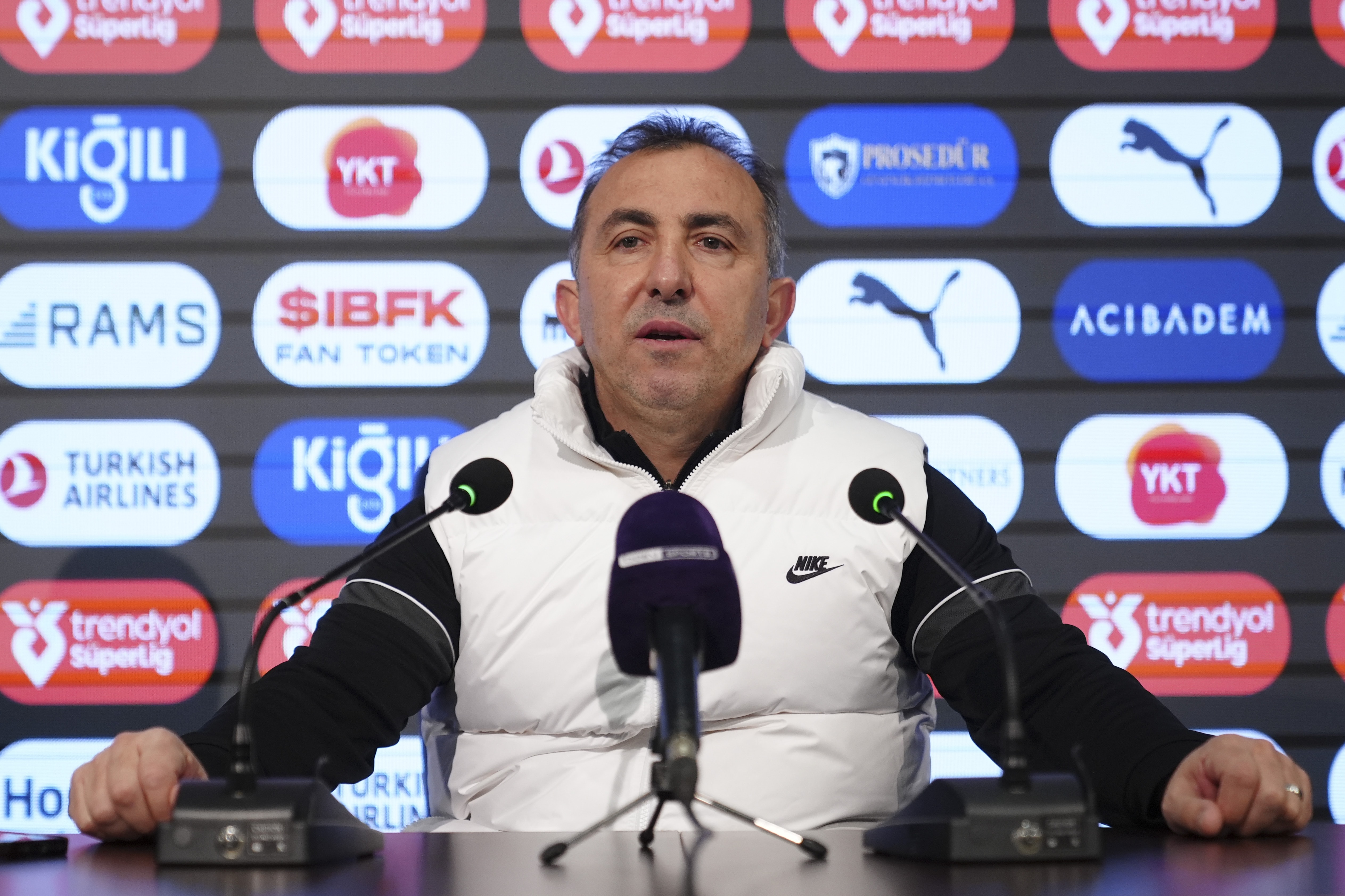 'Bir puanı kazanan değil iki puanı kaybeden takımdık'