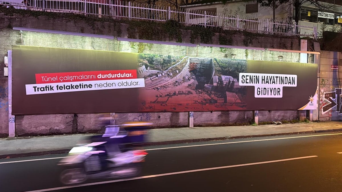 Afiş propagandası ters tepti! Tepkiler çığ gibi yağdı