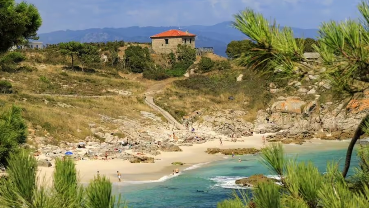 Sıradan görünen bu plaj meğer gizli cennetmiş: İzinle giriliyor