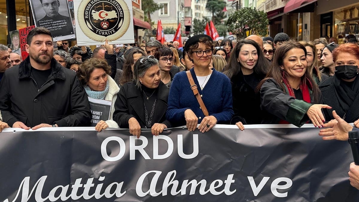 Yasemin Minguzzi ‘Çocuklar için adalet’ yürüyüşüne katıldı